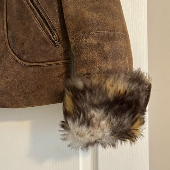 Danier Faux Fur -Trimmed Brown Distressed Leather Crop Jacket Size P (Fits XS–S) - Picture 4 of 9
